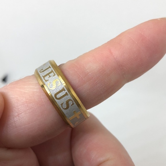 Jesus Cross Metal Alloy Ring Gold Tone Size 9 - Picture 10 of 12